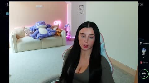 Shanmais online show from 10/17/25, 11:57