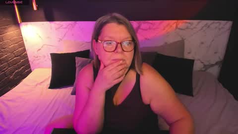 Shannon online show from 11/03/25, 01:01