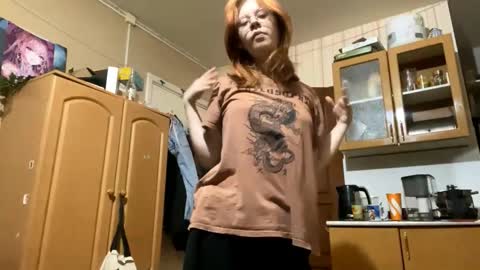 Kristin online show from 10/21/25, 04:35