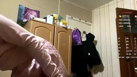 Kristin online show from 10/29/25, 07:54