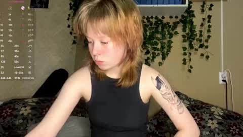 Kristin online show from 11/04/25, 04:11