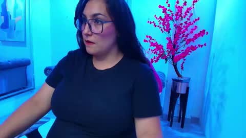 Snapshot of shantall_dreamy chatting on 10/01/25, 03:34 Shantall online show from 10/01/25, 03:34