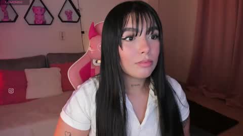 Snapshot of shantall_vidales chatting on 03/08/25, 05:59 online show from 03/08/25, 05:59