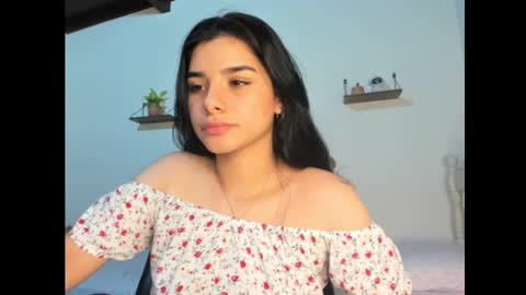 Snapshot of shara_jones chatting on 12/11/24, 02:41 Sara online show from 12/11/24, 02:41