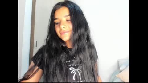 Snapshot of shara_jones chatting on 03/05/25, 06:12 Sara online show from 03/05/25, 06:12