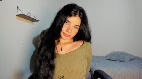 Snapshot of shara_jones chatting on 09/21/25, 07:21 Sara online show from 09/21/25, 07:21