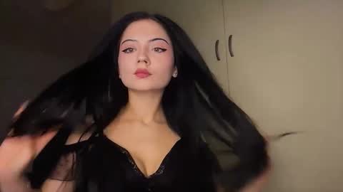 sharelgilvin online show from 11/11/25, 05:24