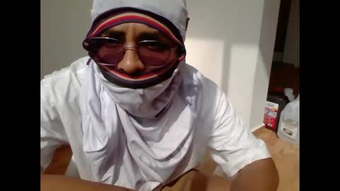 Snapshot of sharkyovng_ chatting on 10/23/25, 07:45 Sharkyoung online show from 10/23/25, 07:45