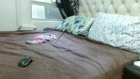 sharlot03 online show from 12/04/24, 11:19