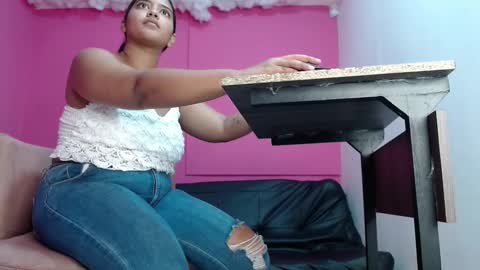 Snapshot of sharlot_evans_ chatting on 10/21/25, 12:17 Sharlot online show from 10/21/25, 12:17