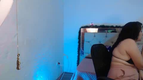 Sara online show from 12/05/24, 03:17