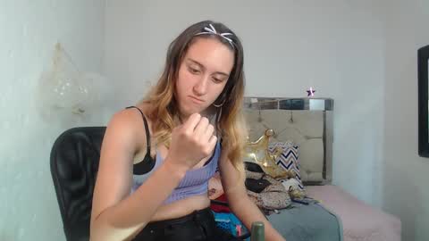 Sara online show from 01/20/25, 03:18