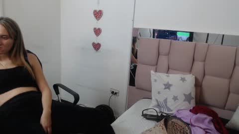 Sara online show from 02/17/25, 03:09