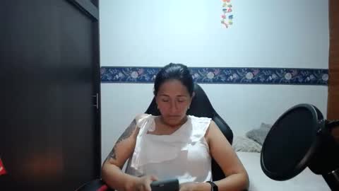 Snapshot of sharoon__cherry_ chatting on 09/10/25, 09:53 sharon online show from 09/10/25, 09:53