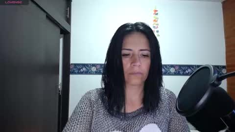 Snapshot of sharoon__cherry_ chatting on 09/17/25, 10:50 sharon online show from 09/17/25, 10:50