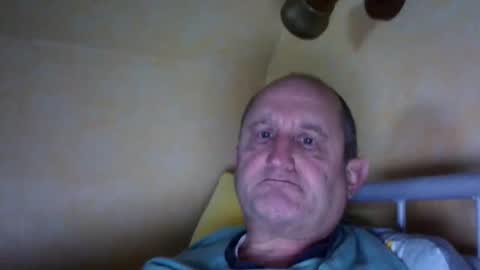 Snapshot of sharpshoder chatting on 01/10/25, 07:43 Peter online show from 01/10/25, 07:43