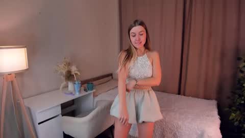 Snapshot of sharronsaephan chatting on 10/15/25, 01:39 sharronsaephan online show from 10/15/25, 01:39