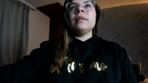 SASHA BLOOM online show from 09/14/25, 02:22