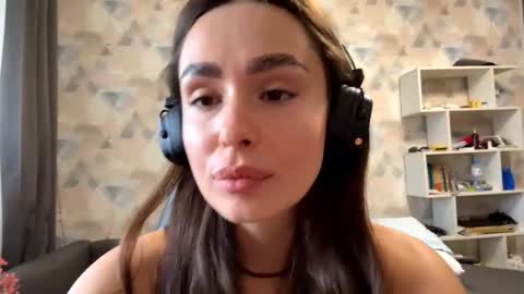 Snapshot of shawndanavin chatting on 10/14/25, 07:20 May online show from 10/14/25, 07:20