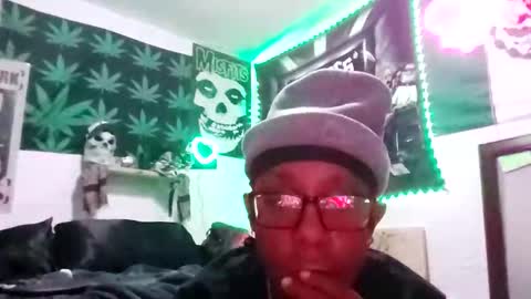 Snapshot of shawnvegas67 chatting on 11/23/25, 05:57 shawnvegas67 online show from 11/23/25, 05:57