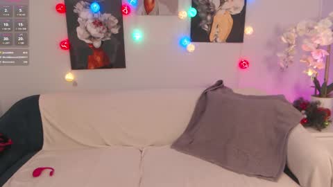 Snapshot of sheilaryan chatting on 01/10/25, 11:33 Sheila GMT 2 Tuesday Wednesday Friday Saturday Sunday- 8 5 online show from 01/10/25, 11:33