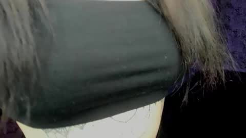 Snapshot of sheillawood chatting on 11/04/25, 12:21 sheillawood online show from 11/04/25, 12:21