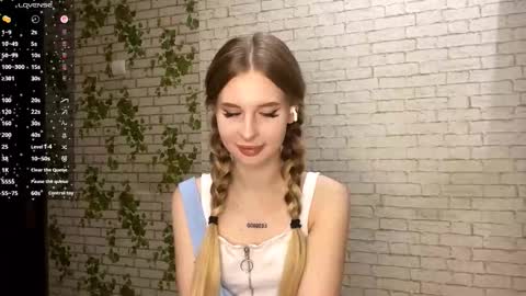 Jenny online show from 11/06/25, 08:32