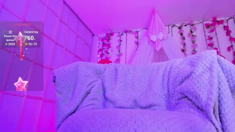 Snapshot of shelby_carson chatting on 12/24/24, 01:17 Shelby cute online show from 12/24/24, 01:17