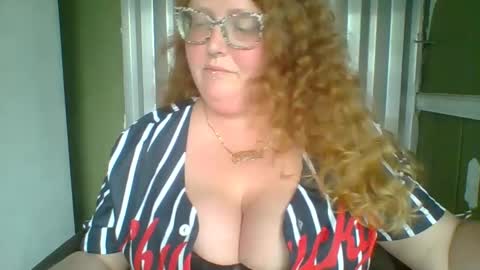 Snapshot of shelbyannn chatting on 09/13/25, 07:35 Red online show from 09/13/25, 07:35