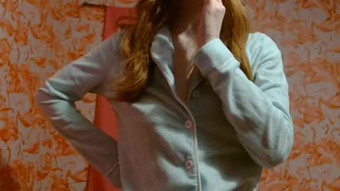 Erika online show from 01/10/25, 03:29