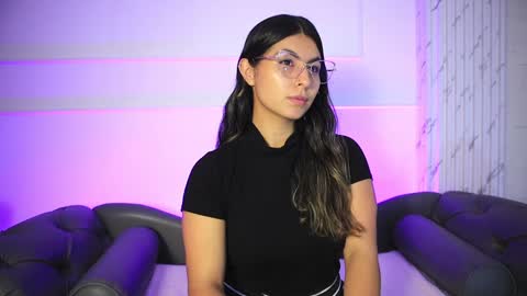 Snapshot of shelleymorell chatting on 01/08/25, 12:26 Transmission schedule Monday - Friday 715 am to 200 pm time Colombia online show from 01/08/25, 12:26