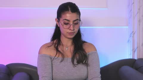 Snapshot of shelleymorell chatting on 01/10/25, 12:58 Transmission schedule Monday - Friday 715 am to 200 pm time Colombia online show from 01/10/25, 12:58