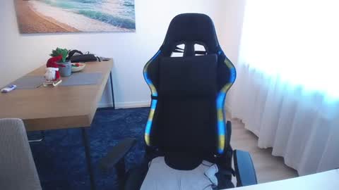 Shellsy H   online show from 01/03/25, 09:47