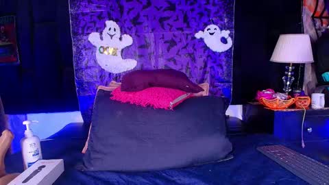 Shelsy online show from 10/23/25, 12:04