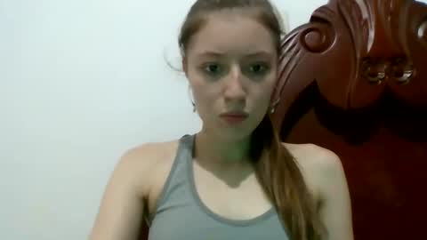 shelsyzevee_ online show from 10/27/25, 12:36