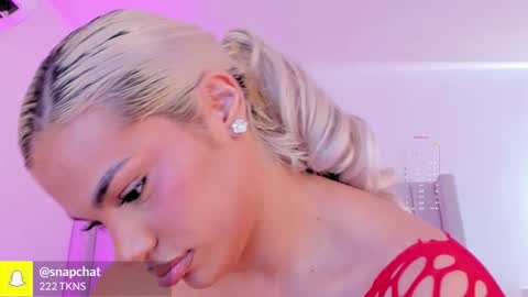 Snapshot of shelynna_azzul chatting on 11/11/25, 08:20 shelynna_azzul online show from 11/11/25, 08:20