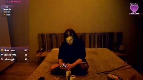 Snapshot of shelyymoon chatting on 03/07/25, 10:43 ShelyMoon online show from 03/07/25, 10:43