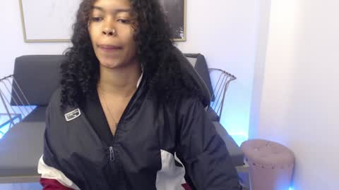 Snapshot of shenna_brunette_ chatting on 12/02/24, 01:02 Shenna online show from 12/02/24, 01:02
