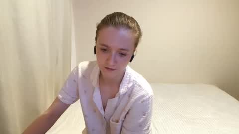 Jolyn online show from 09/23/25, 05:49