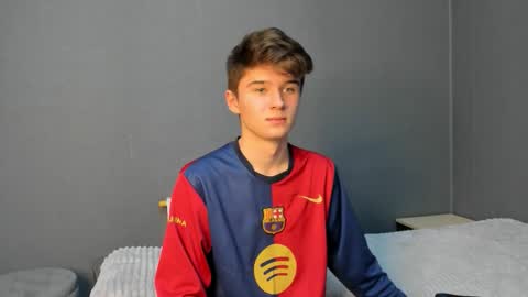 Max online show from 10/17/25, 08:33