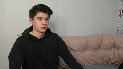 Max online show from 10/23/25, 07:23