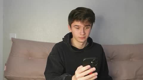 Max online show from 10/24/25, 07:32