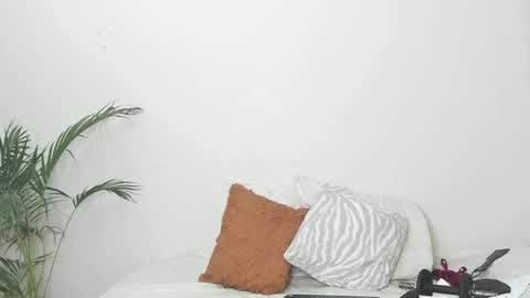 Sherlyn Adams online show from 02/02/25, 10:17