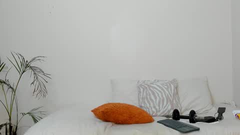 Sherlyn Adams online show from 09/10/25, 09:42