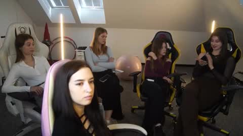 Sheryl online show from 10/02/25, 10:22