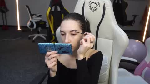 Sheryl online show from 10/04/25, 10:24