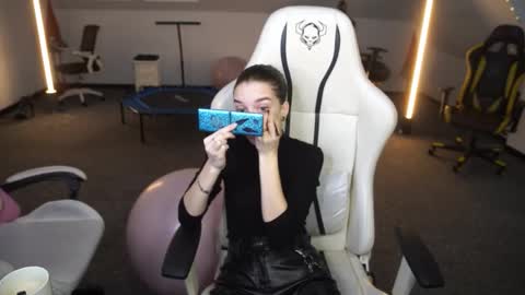 Sheryl online show from 10/09/25, 10:24