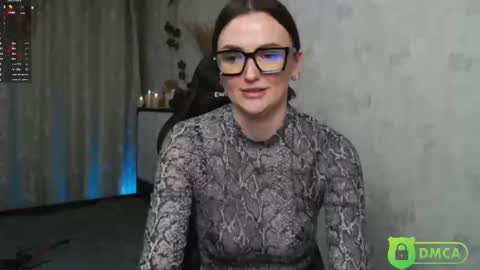 Snapshot of sheslike_firstlove chatting on 02/11/25, 04:24 Vanessa online show from 02/11/25, 04:24