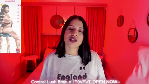 Snapshot of sheyla_hills_ chatting on 02/23/25, 04:28 Sheyla online show from 02/23/25, 04:28