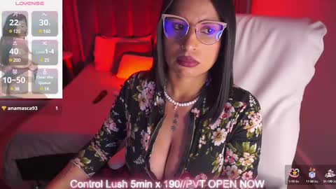 Snapshot of sheyla_hills_ chatting on 02/27/25, 08:28 Sheyla online show from 02/27/25, 08:28